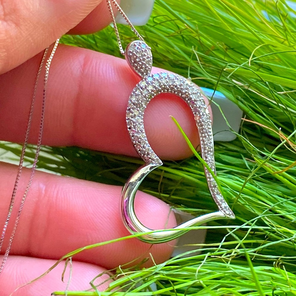 Pave white Gold necklace with charm